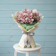 Букет цветов из:  Орхидеи и Розы #REPLACE_PRED# Новоникольское
