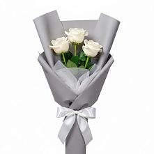 Букет 3 белые розы в Новоникольское