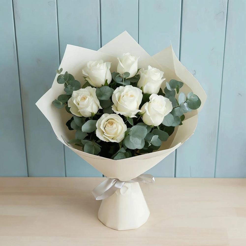 Букет Белые розы в Эвкалипте в Новоникольское